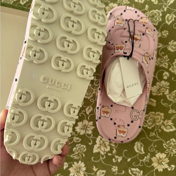 Gucci GG animal corgi print rubber slide sandal - Picture 4 of 6